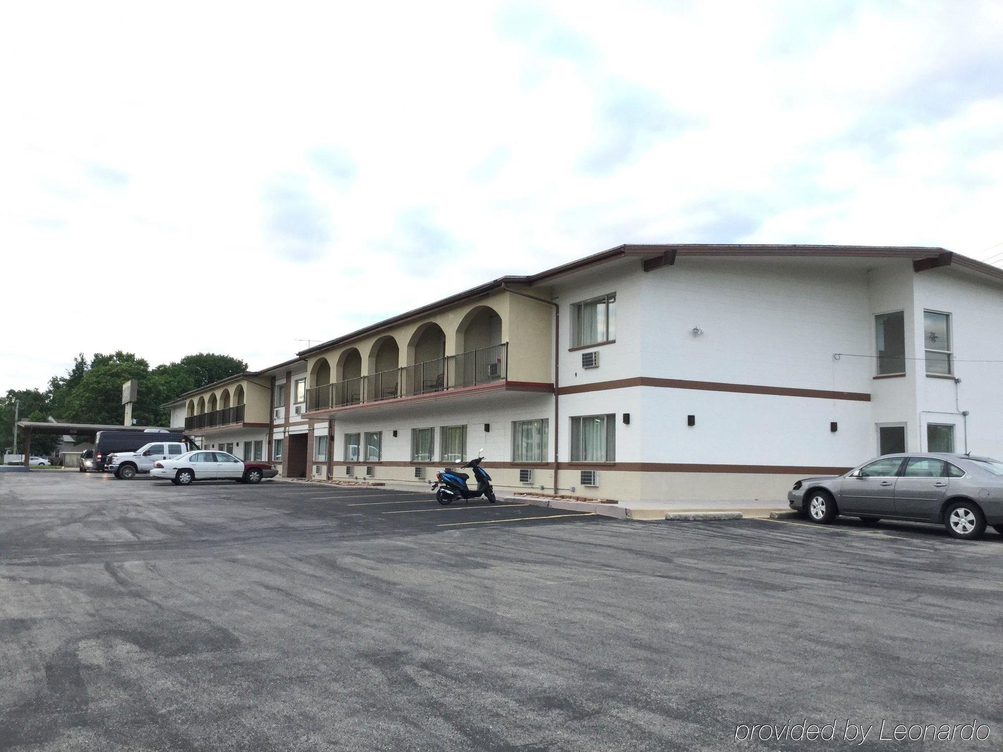 Americas Best Inn & Suites Urbana Exteriér fotografie