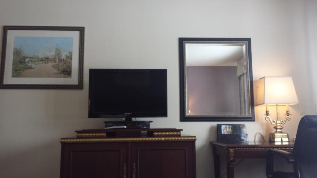 Americas Best Inn & Suites Urbana Pokoj fotografie